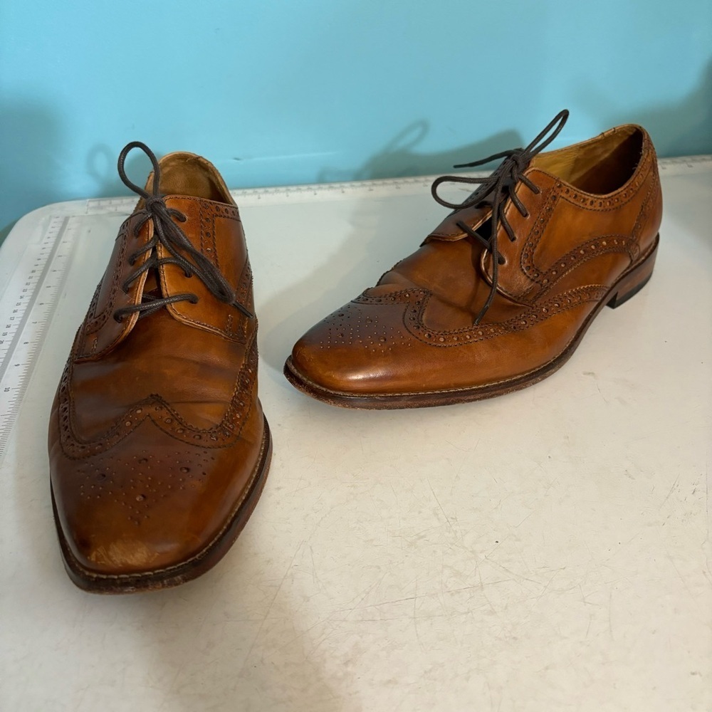 Cole Haan‎ men’s tan leather wingtip oxfords in size 10.5  C09303